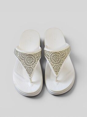 Crocs Monterey Diamante Women's White Thong Sandals - Slip-On Comfort